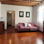 Cozy Retreat At Antico Mercato Di Rialto アパート ヴェネツィア