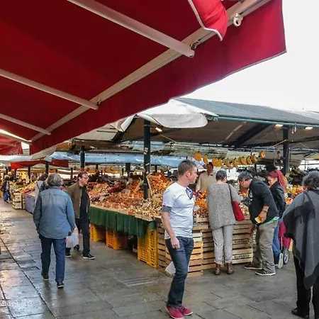Cozy Retreat At Antico Mercato Di Rialto Daire Venedik