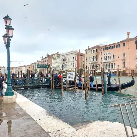 Cozy Retreat At Antico Mercato Di Rialto * Βενετία