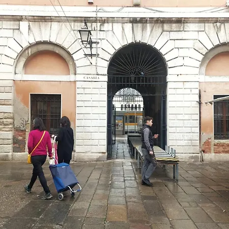 Cozy Retreat At Antico Mercato Di Rialto Βενετία