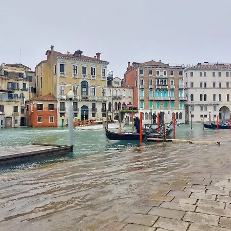 Cozy Retreat At Antico Mercato Di Rialto アパート