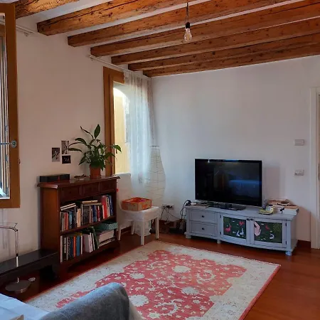 Cozy Retreat At Antico Mercato Di Rialto Daire
