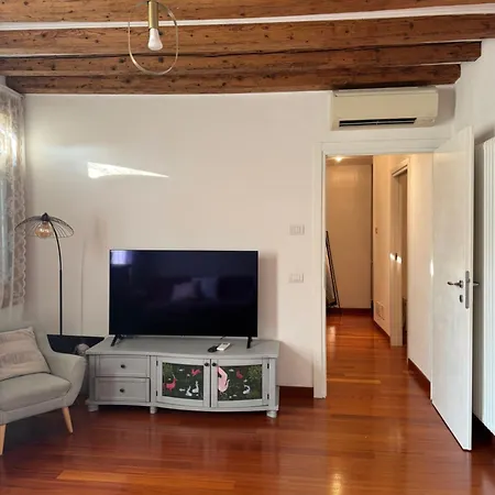 Daire Cozy Retreat At Antico Mercato Di Rialto